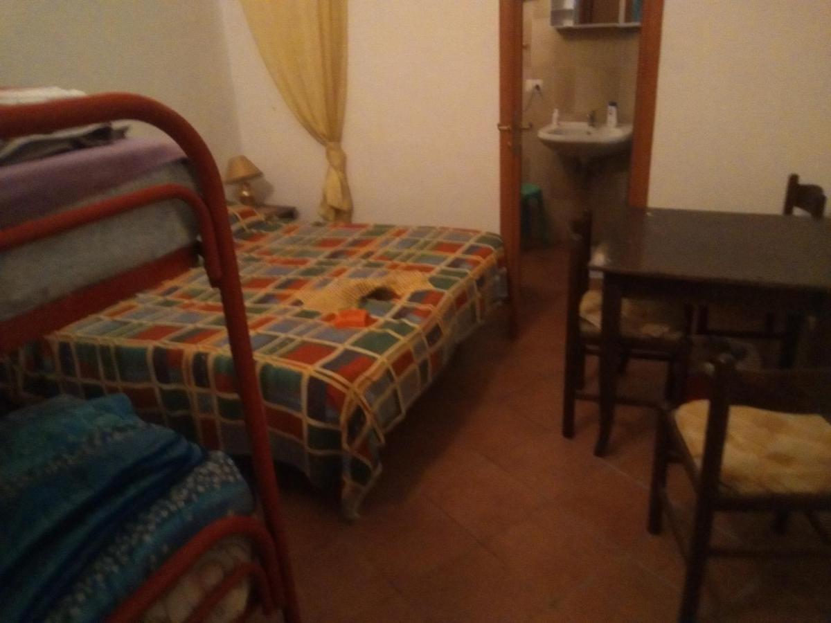 Room In Guest Room - Single Room With Shared Bathroom Taormina Exterior foto